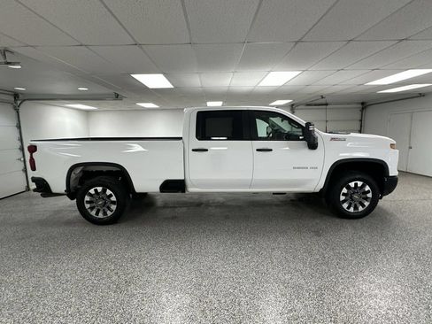 Used 2024 Chevrolet Silverado 2500 Custom w/ Custom Value Package AWD/4WD image 9