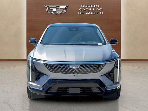 New 2026 Cadillac Optiq Luxury 2 image 4