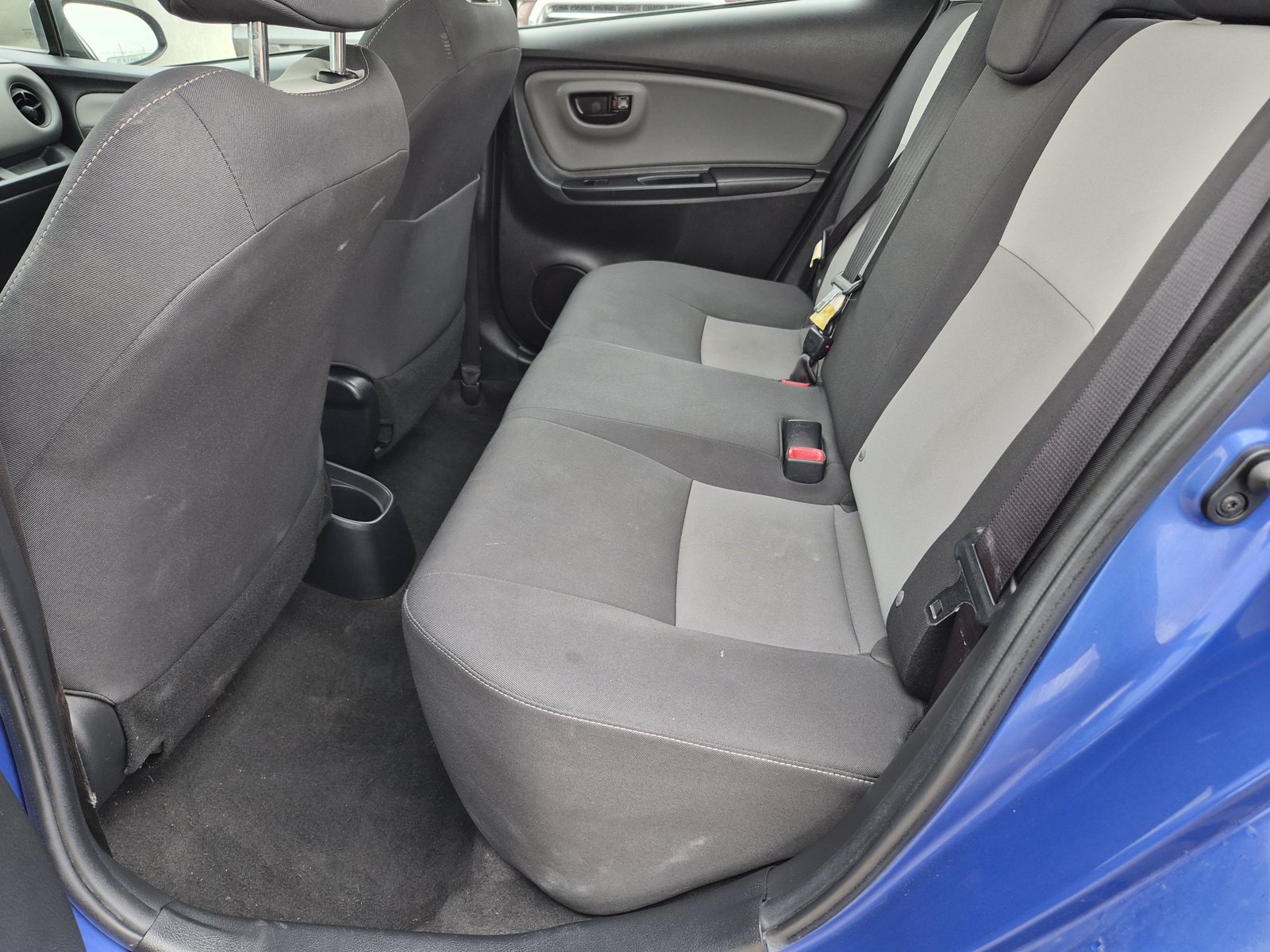 Used 2018 Toyota Yaris L FWD image 13