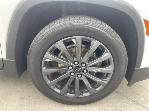 Used 2023 Chevrolet Traverse RS image 34