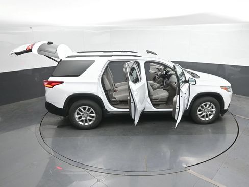 Used 2021 Chevrolet Traverse LT w/ LPO, Floor Liner Package AWD/4WD image 51