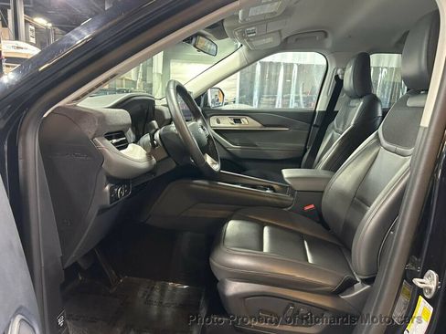 Used 2025 Ford Explorer Active w/ Active Comfort Package AWD/4WD image 12
