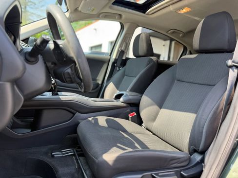 Used 2018 Honda HR-V EX image 24