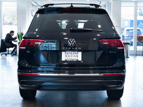 Used 2023 Volkswagen Tiguan SE image 5