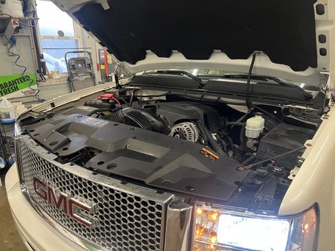Used 2013 GMC Sierra 1500 Denali AWD/4WD image 11