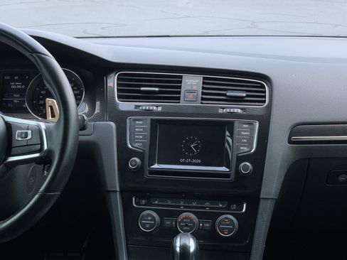 Used 2015 Volkswagen GTI SE FWD image 31