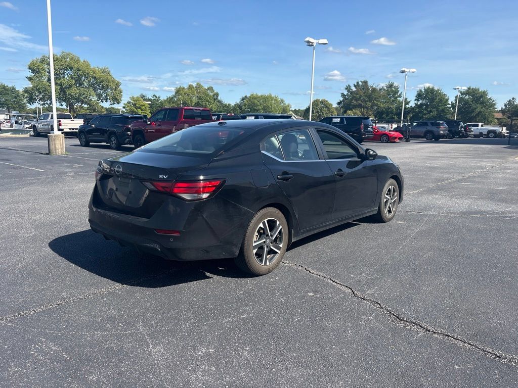 Used 2024 Nissan Sentra SV FWD image 3