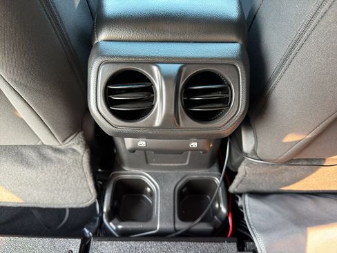 Used 2023 Jeep Wrangler Unlimited Sport AWD/4WD image 28