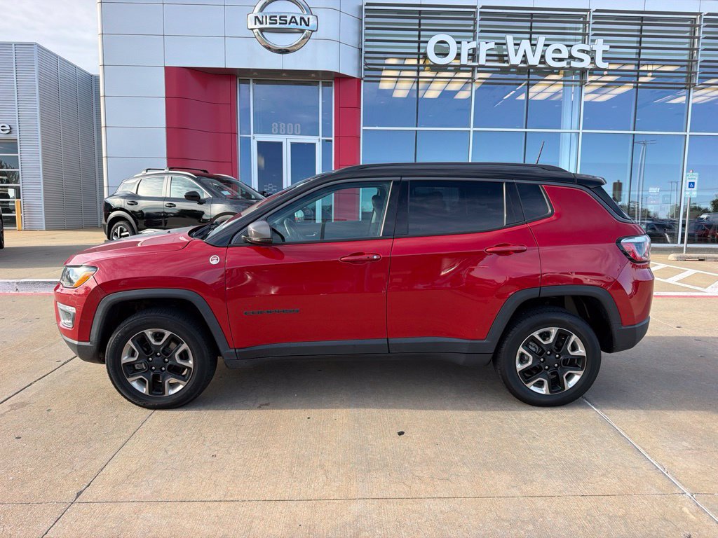 Used 2018 Jeep Compass Trailhawk w/ Leather Interior Group AWD/4WD image 2