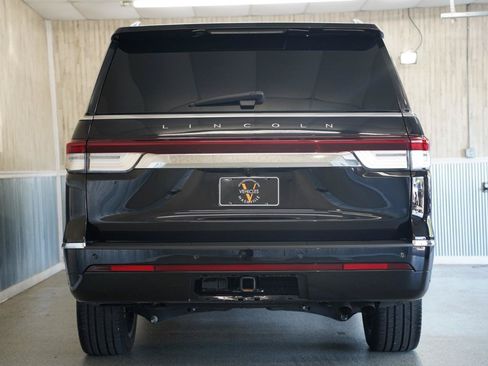 Used 2024 Lincoln Navigator L Reserve AWD/4WD image 9