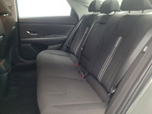 Used 2025 Hyundai Elantra SEL FWD image 18