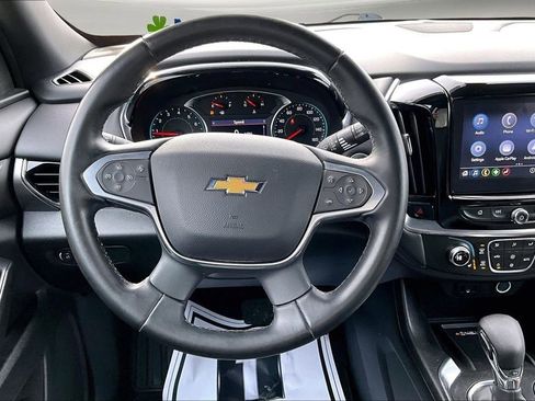 Used 2023 Chevrolet Traverse LT image 9