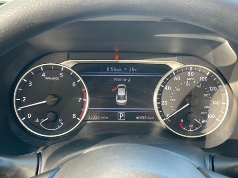 Used 2025 Nissan Sentra SV image 39