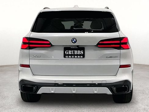 Used 2024 BMW X5 sDrive40i w/ M Sport Package RWD image 5