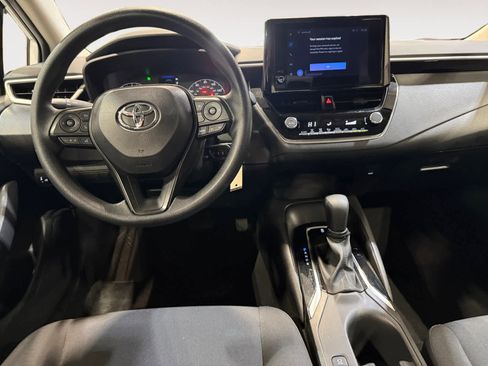 Used 2025 Toyota Corolla LE image 11