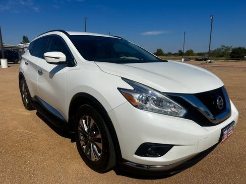 Used 2017 Nissan Murano SV image 3