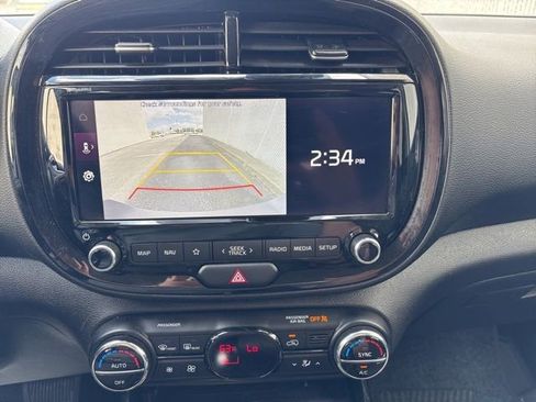 Certified 2022 Kia Soul S FWD image 13