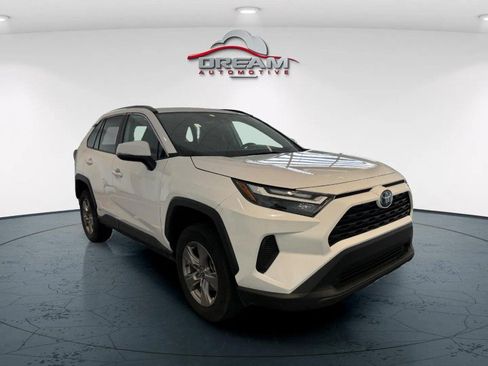 Used 2024 Toyota RAV4 XLE AWD/4WD image 1