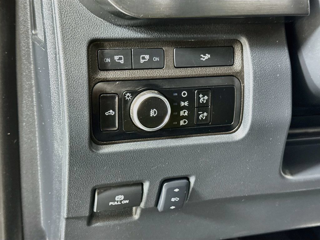 Used 2024 Ford F350 Lariat w/ FX4 Off-Road Package AWD/4WD image 20