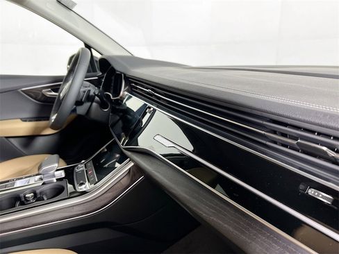 New 2026 Audi Q7 2.0T Premium image 32