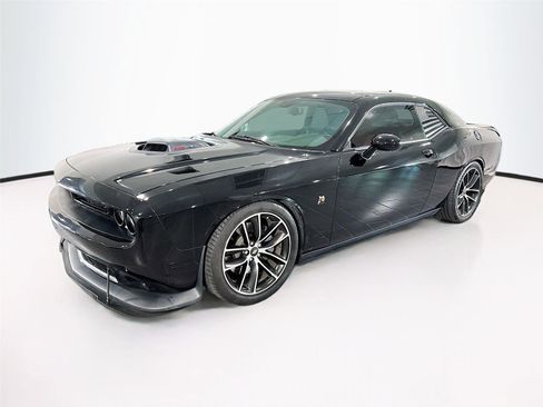 Used 2016 Dodge Challenger R/T Scat Pack RWD image 1