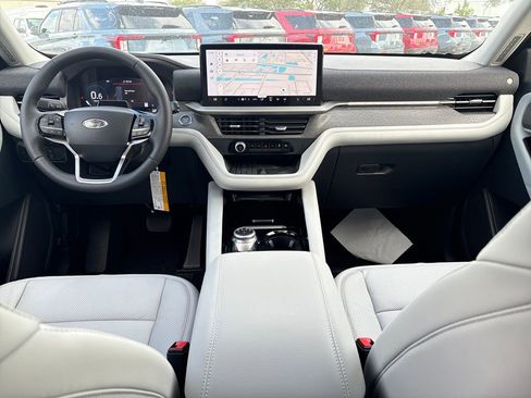 New 2025 Ford Explorer Platinum w/ Ultimate Package image 9