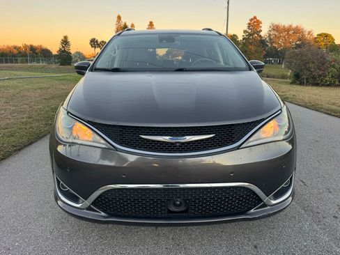 Used 2018 Chrysler Pacifica Touring-L Plus w/ Advanced Safetytec Group image 7