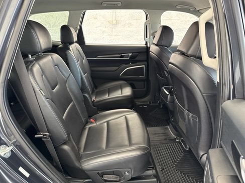 Used 2024 Kia Telluride S FWD image 41