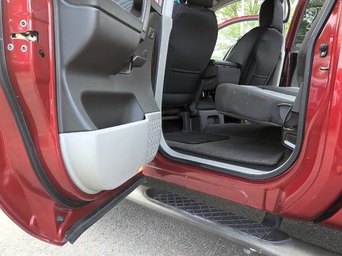 Used 2004 Nissan Titan SE w/ (Bed) Utility Bed Pkg AWD/4WD image 35