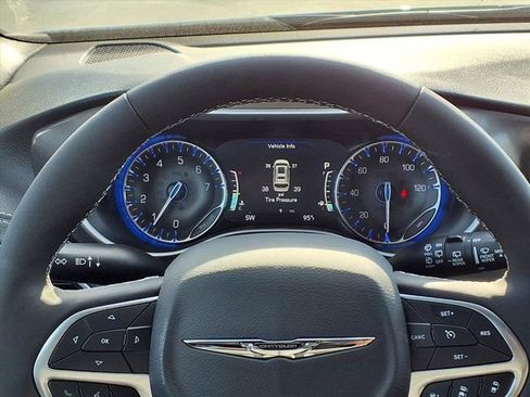 New 2026 Chrysler Pacifica Select image 12