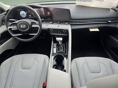 New 2026 Hyundai Elantra Limited image 25
