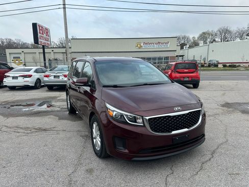 Used 2016 Kia Sedona LX w/ LX Convenience Package FWD image 7