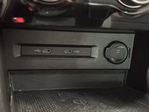 Used 2023 Volkswagen Taos SEL image 37