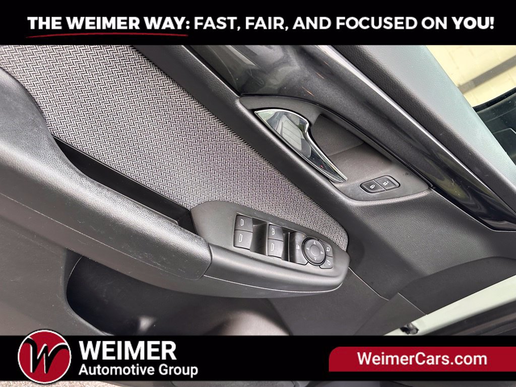 Used 2025 Chevrolet TrailBlazer LT w/ LT Cold Weather Package AWD/4WD image 9