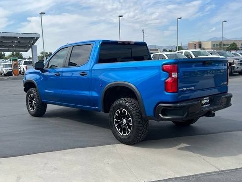 Used 2022 Chevrolet Silverado 1500 ZR2 w/ Technology Package AWD/4WD image 4