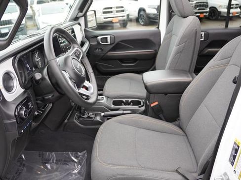 Certified 2025 Jeep Wrangler Unlimited Sahara w/ Safety Group image 19