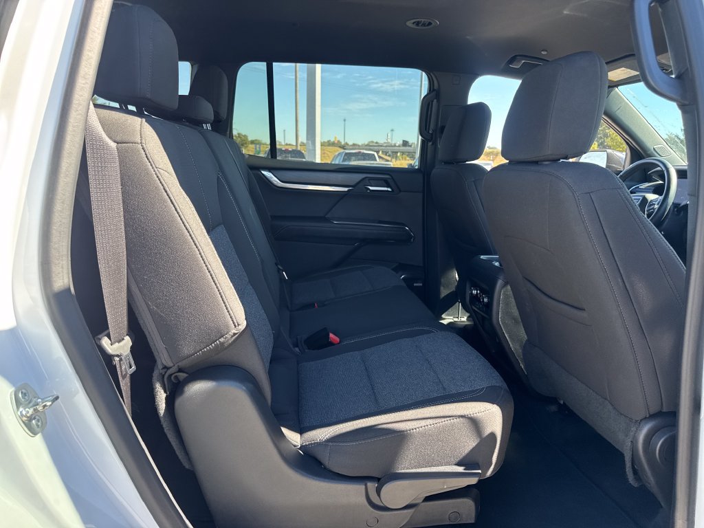 Used 2025 GMC Acadia Elevation FWD image 13