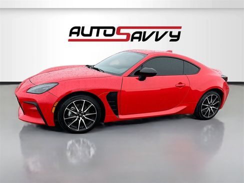 Used 2024 Toyota GR86 image 3