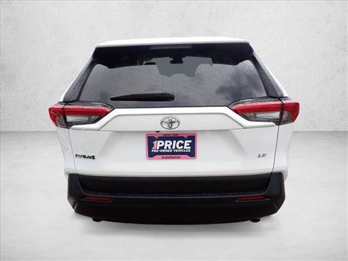 Used 2025 Toyota RAV4 LE FWD image 3
