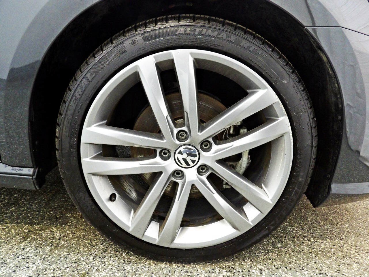 Used 2017 Volkswagen Passat 1.8T R-Line FWD image 21