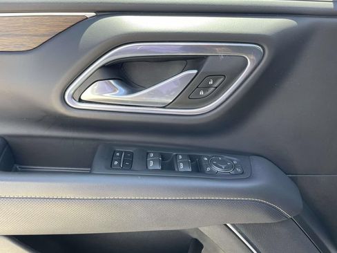 Used 2023 Chevrolet Tahoe Premier AWD/4WD image 17