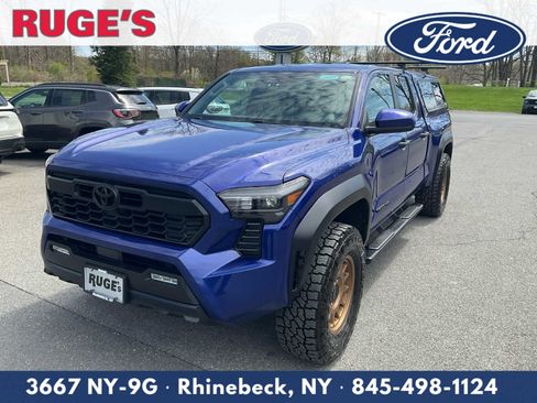 Used 2024 Toyota Tacoma TRD Off-Road image 8