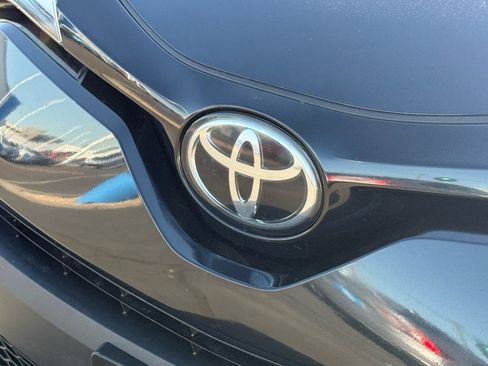 Used 2020 Toyota C-HR Limited image 33