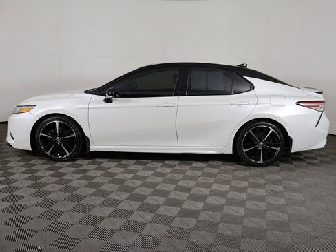 Used 2020 Toyota Camry XSE FWD image 17