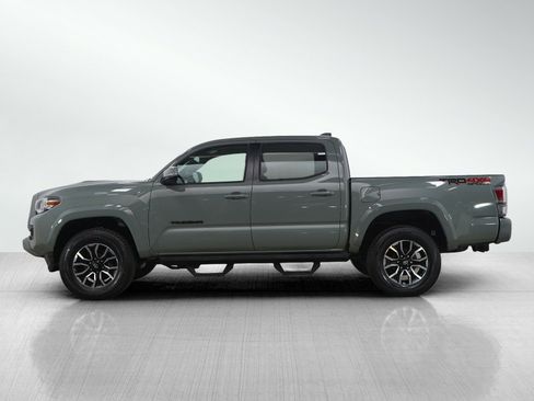 Used 2022 Toyota Tacoma TRD Sport image 2