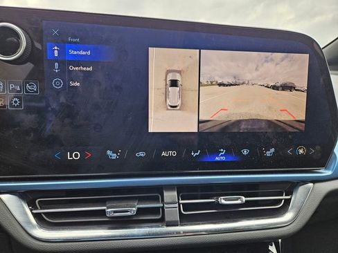 Used 2025 Chevrolet Equinox EV LT w/ Convenience Package image 13