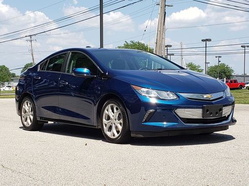Used 2019 Chevrolet Volt Premier w/ Driver Confidence II Package FWD image 6