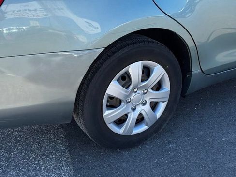 Used 2010 Toyota Camry LE FWD image 35