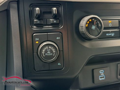 Used 2023 Ford F150 XLT w/ Trailer Tow Package image 36