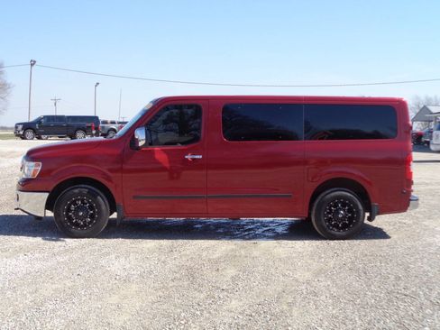 Used 2019 Nissan NV 3500 SL RWD image 2